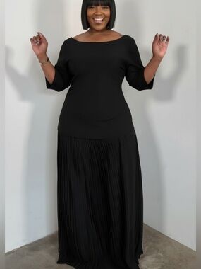 Elegant Black Pleated Maxi Dress
